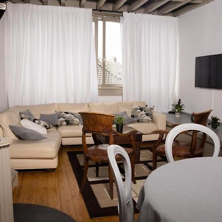 Duplex Dernier Etage Avec Terasse A Deux Pas De La Grand Place 布鲁塞尔 外观 照片