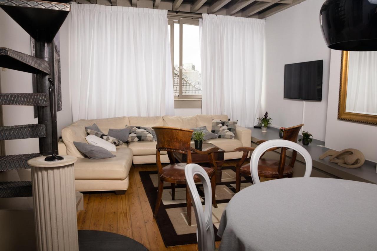 Duplex Dernier Etage Avec Terasse A Deux Pas De La Grand Place 布鲁塞尔 外观 照片